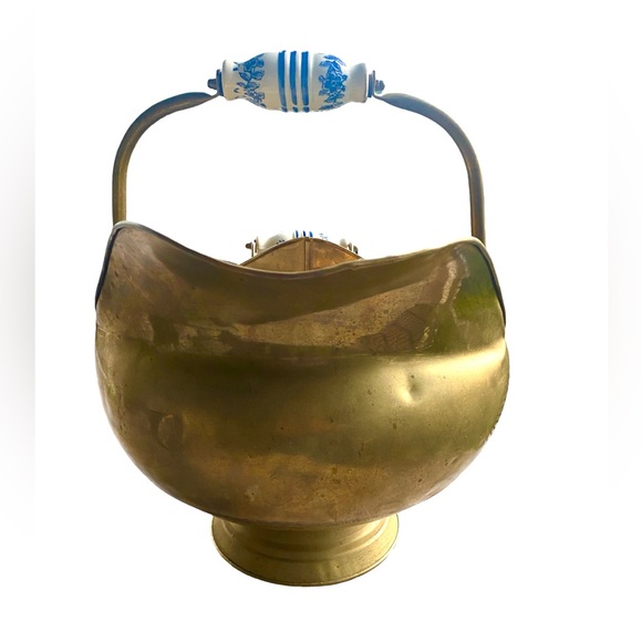 Dutch Copperware Coal Scuttle Vintage Large Lion Head Copper Porcelain Handles - Picture 4 of 11